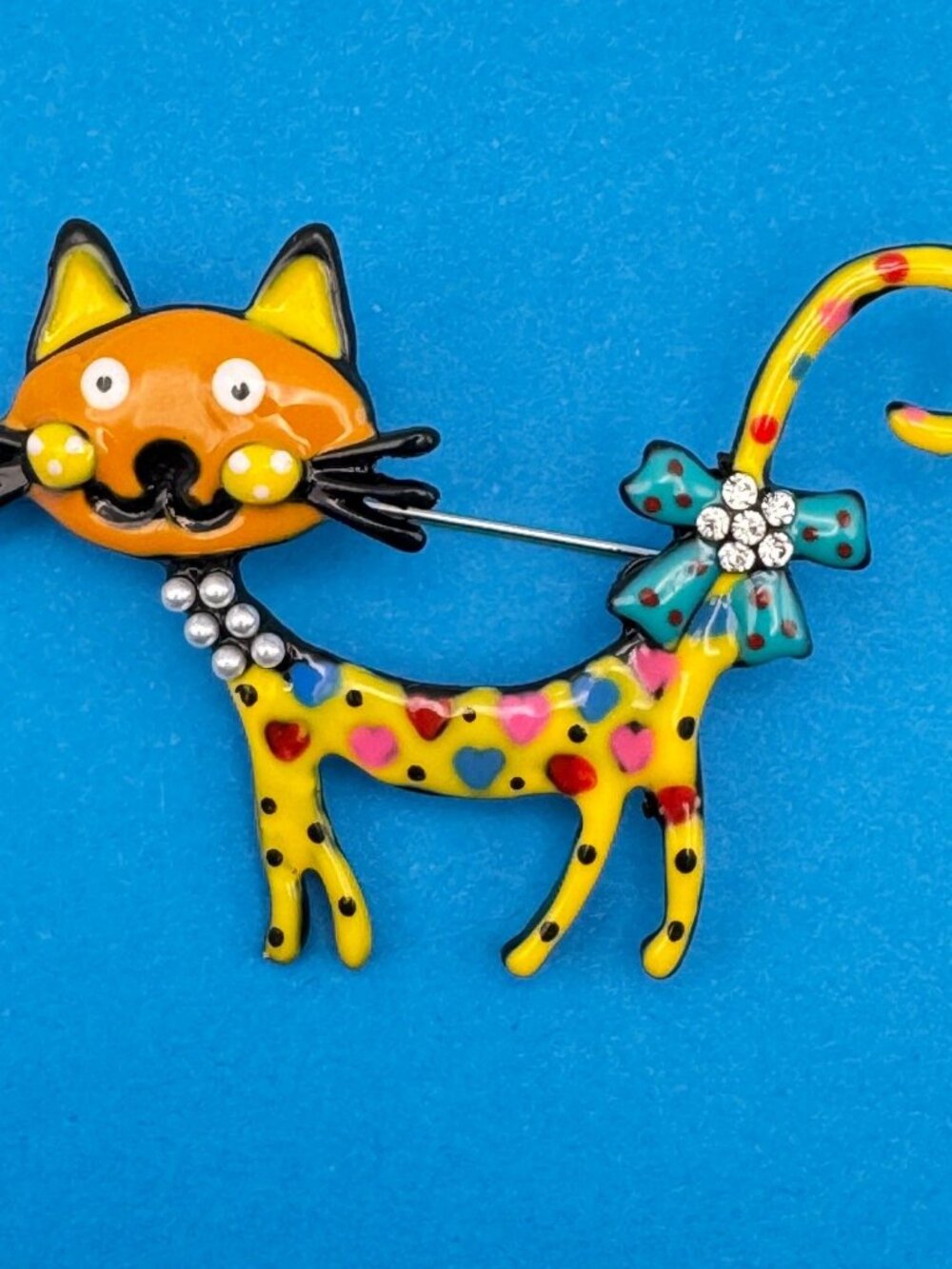 Enamel Cat Brooch Pin Yellow Orange Hearts Blue Bow Black Base Costume Jewelry